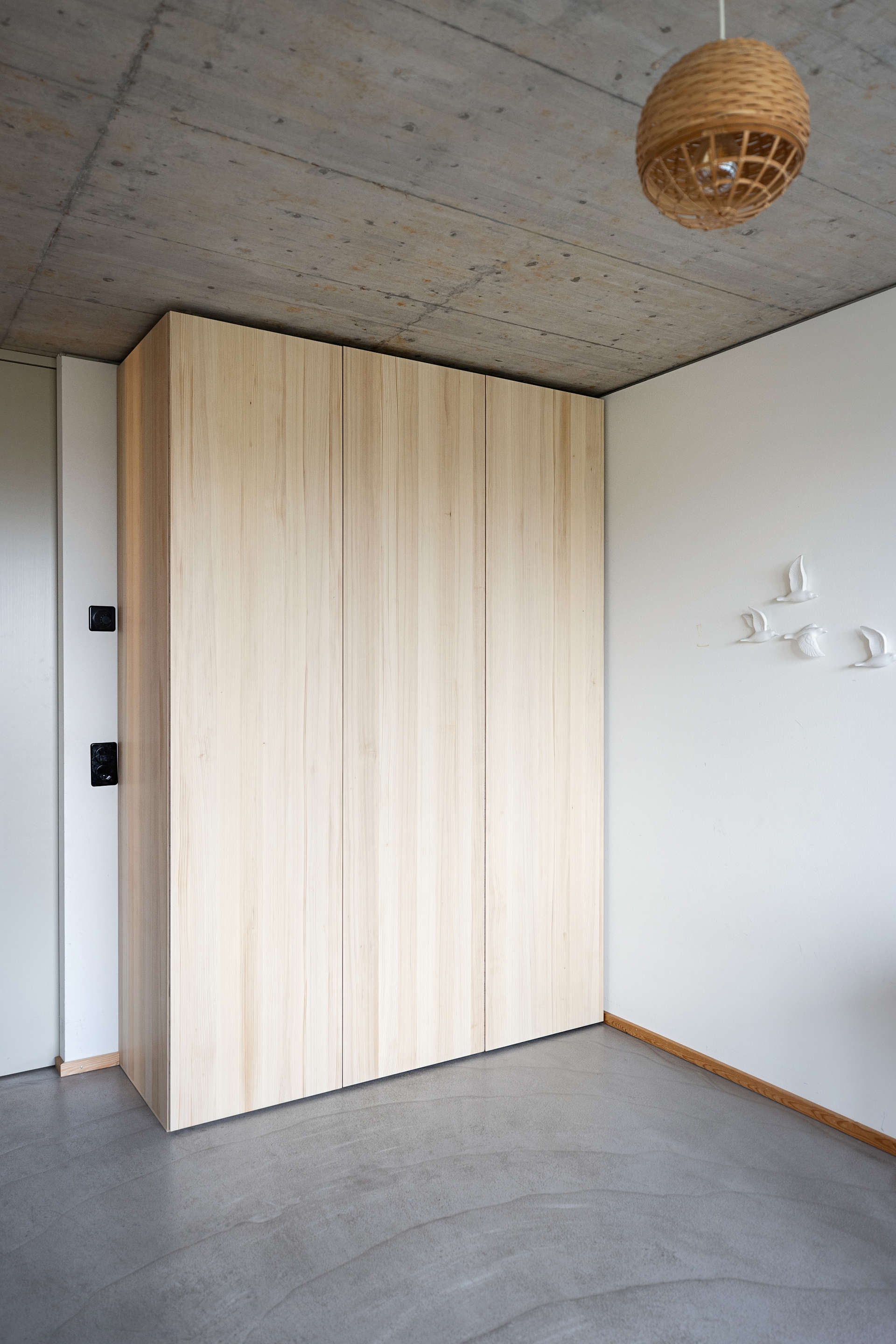 Natürliches Wohnen: Einbauschrank aus Tanne