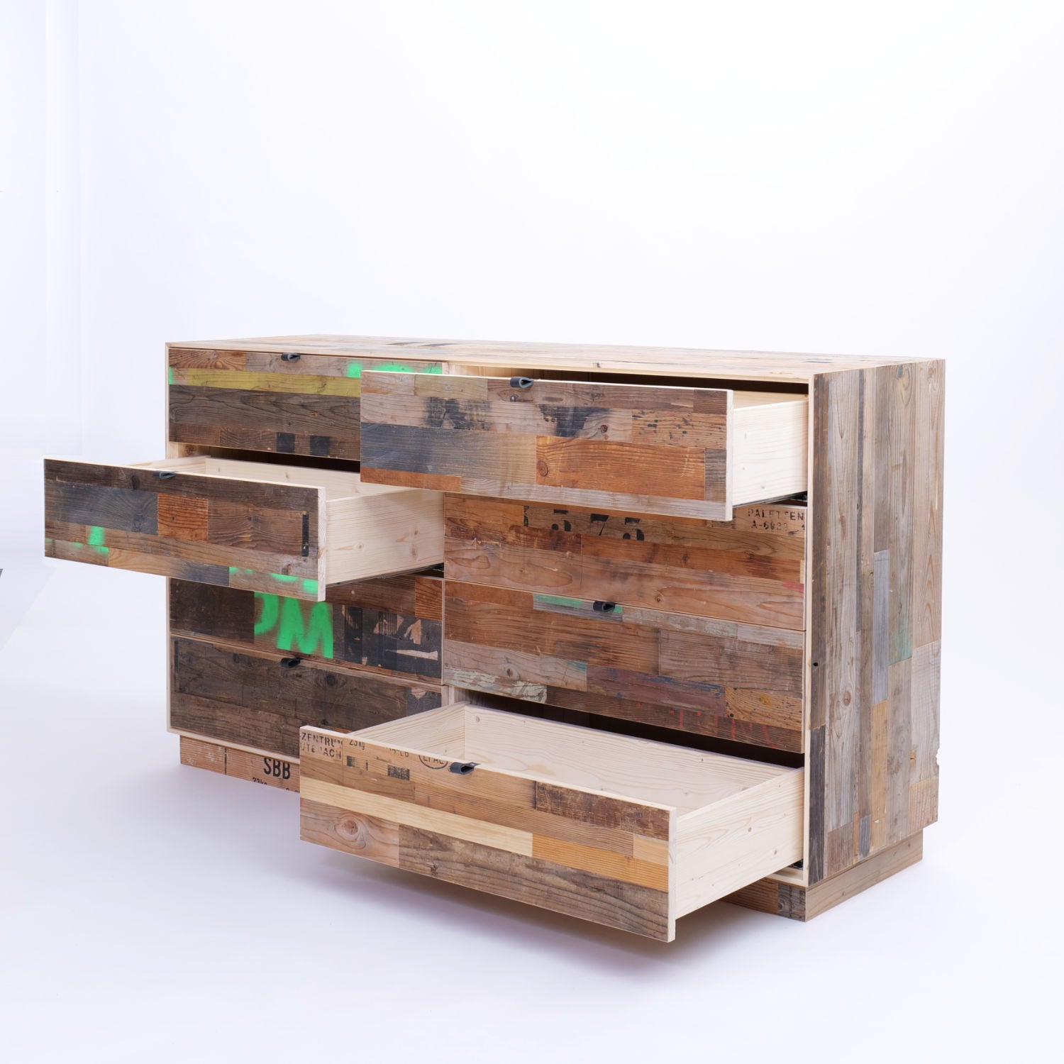 Altholz-Schubladenschrank Schreinerei Kambiumkyburz Basel