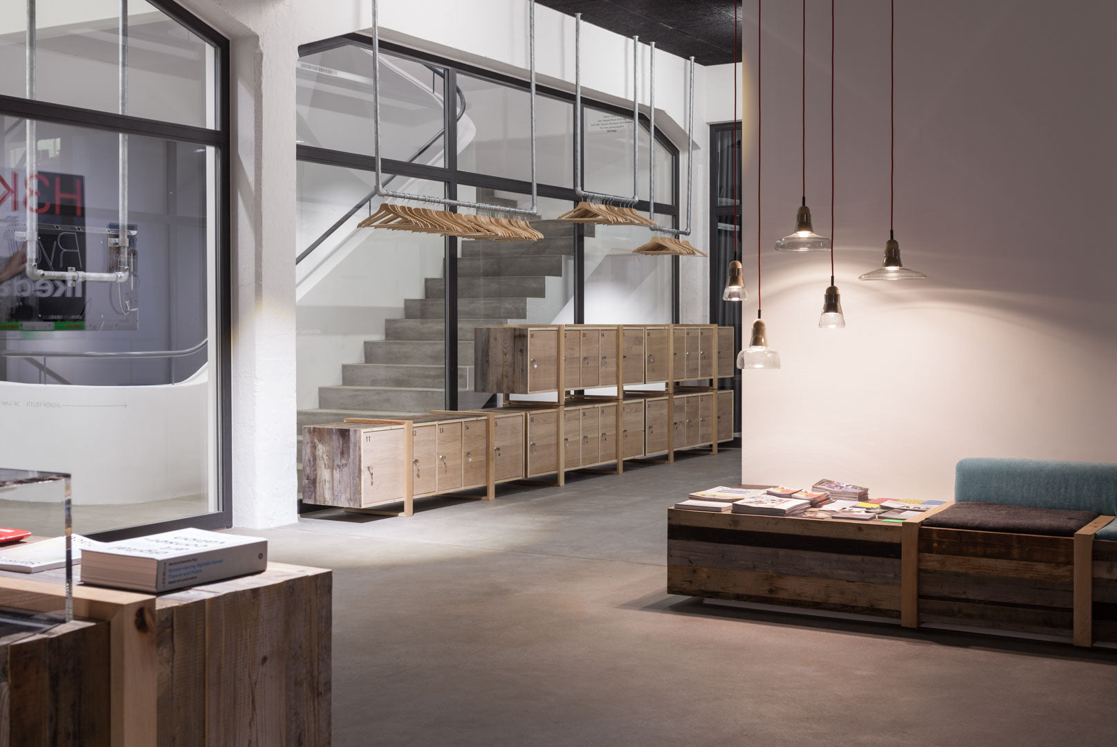 Restmaterial Innenausbau aus Altholz Schreinerei Basel