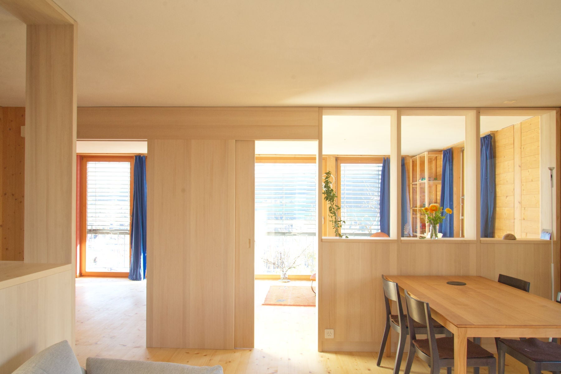 Schreinerei Basel Raumtrenner Möbel aus Weisstanne