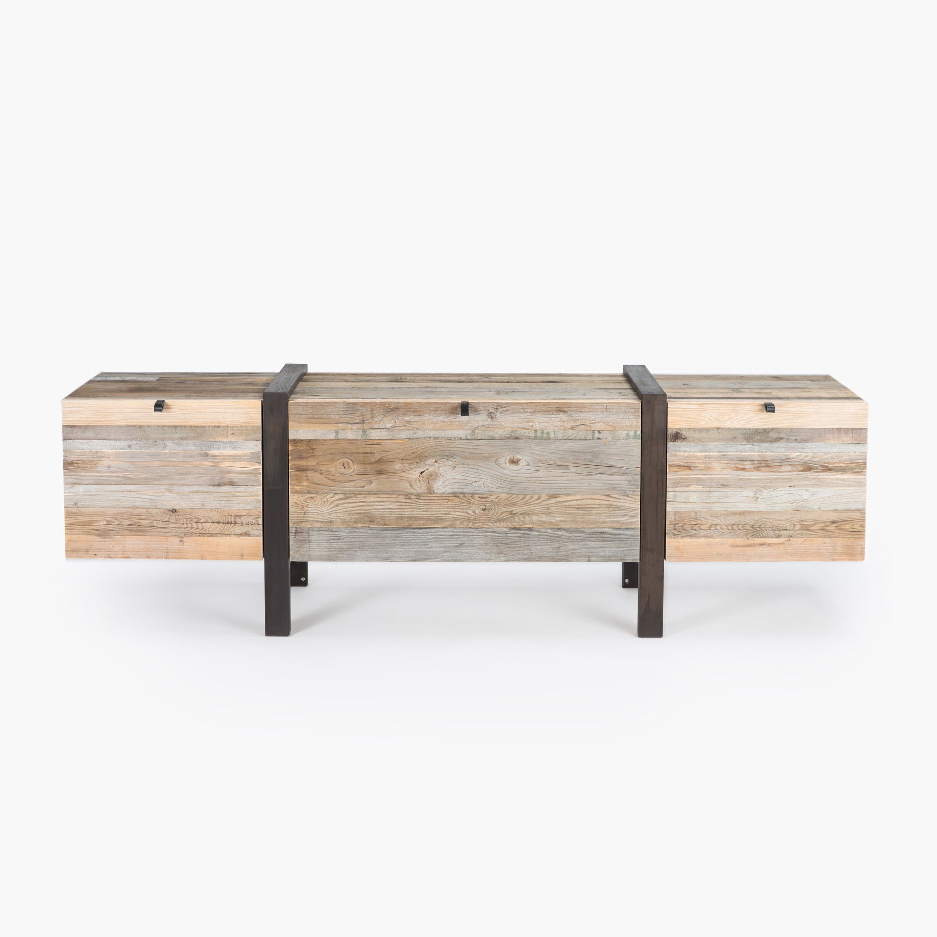 Sideboard Cargo in Handarbeit gefertigt