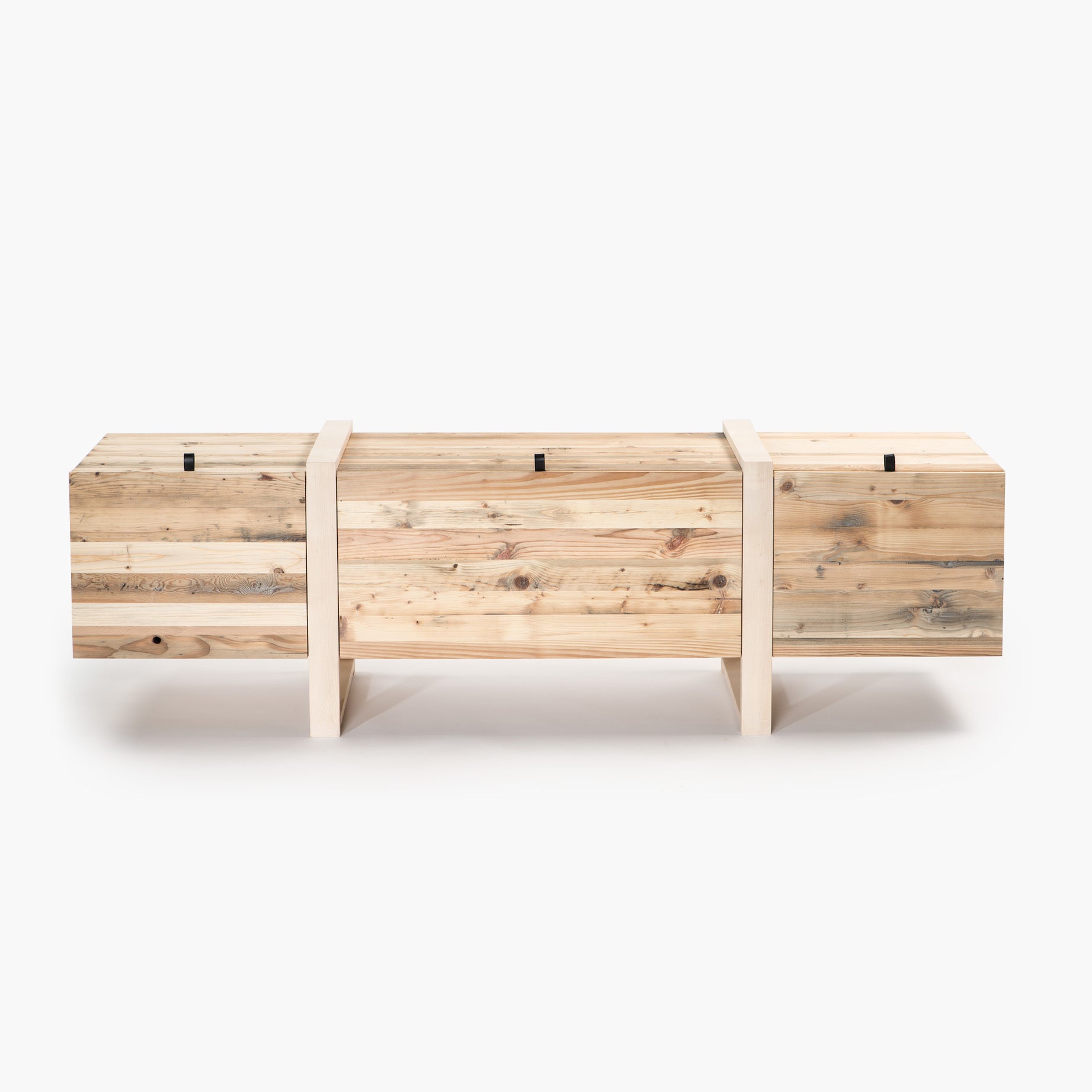 Sideboard Cargo in Handarbeit gefertigt