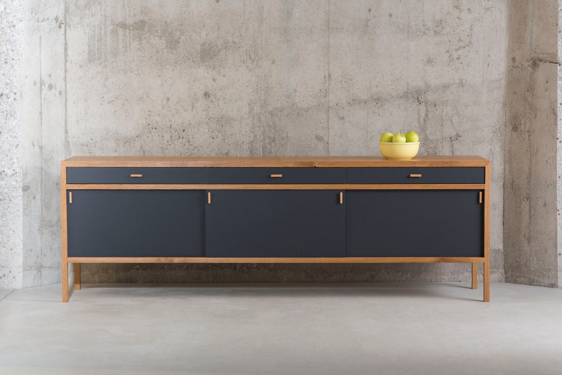 Design Massivholz Sideboard aus regionaler Eiche
