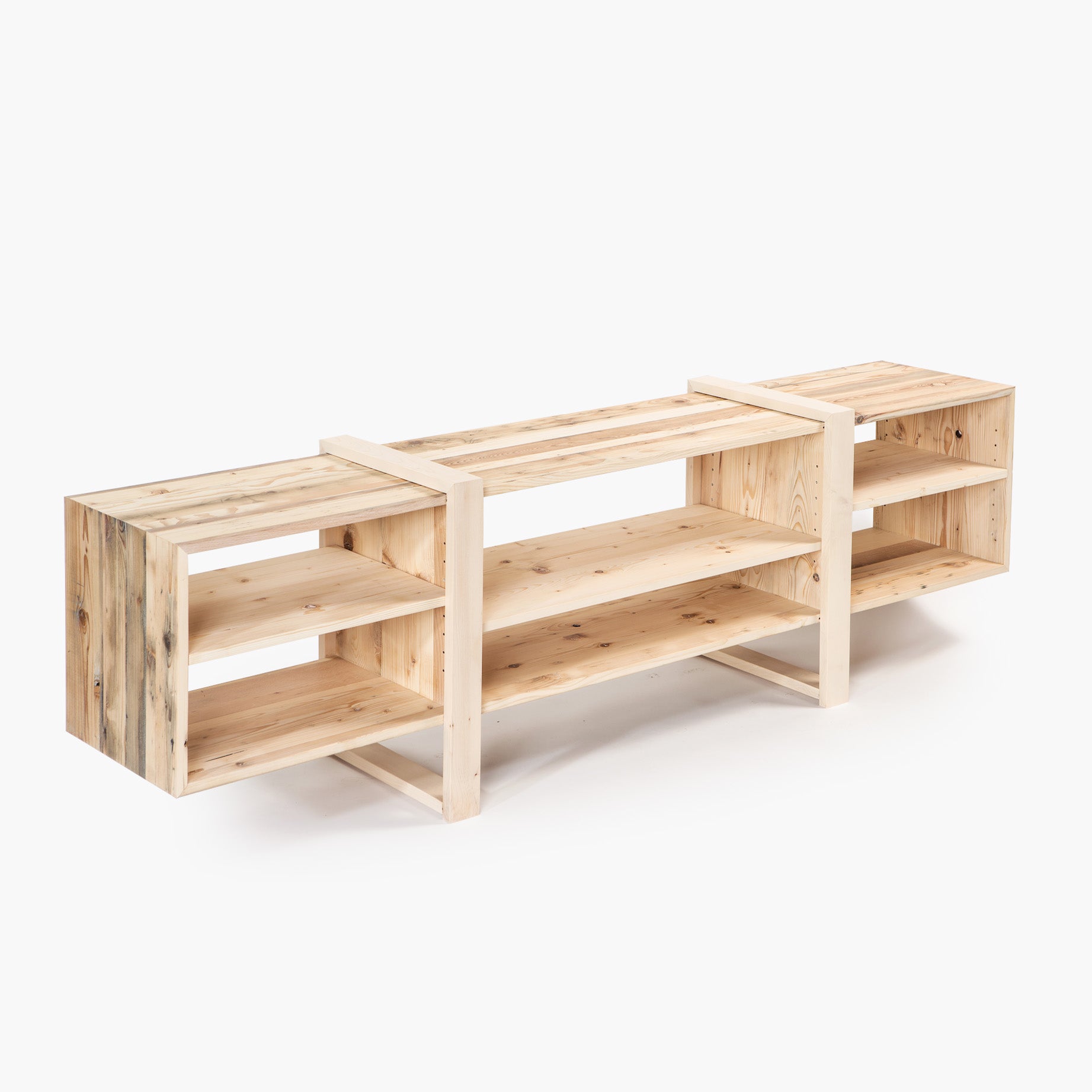 Sideboard Transport in Handarbeit gefertigt