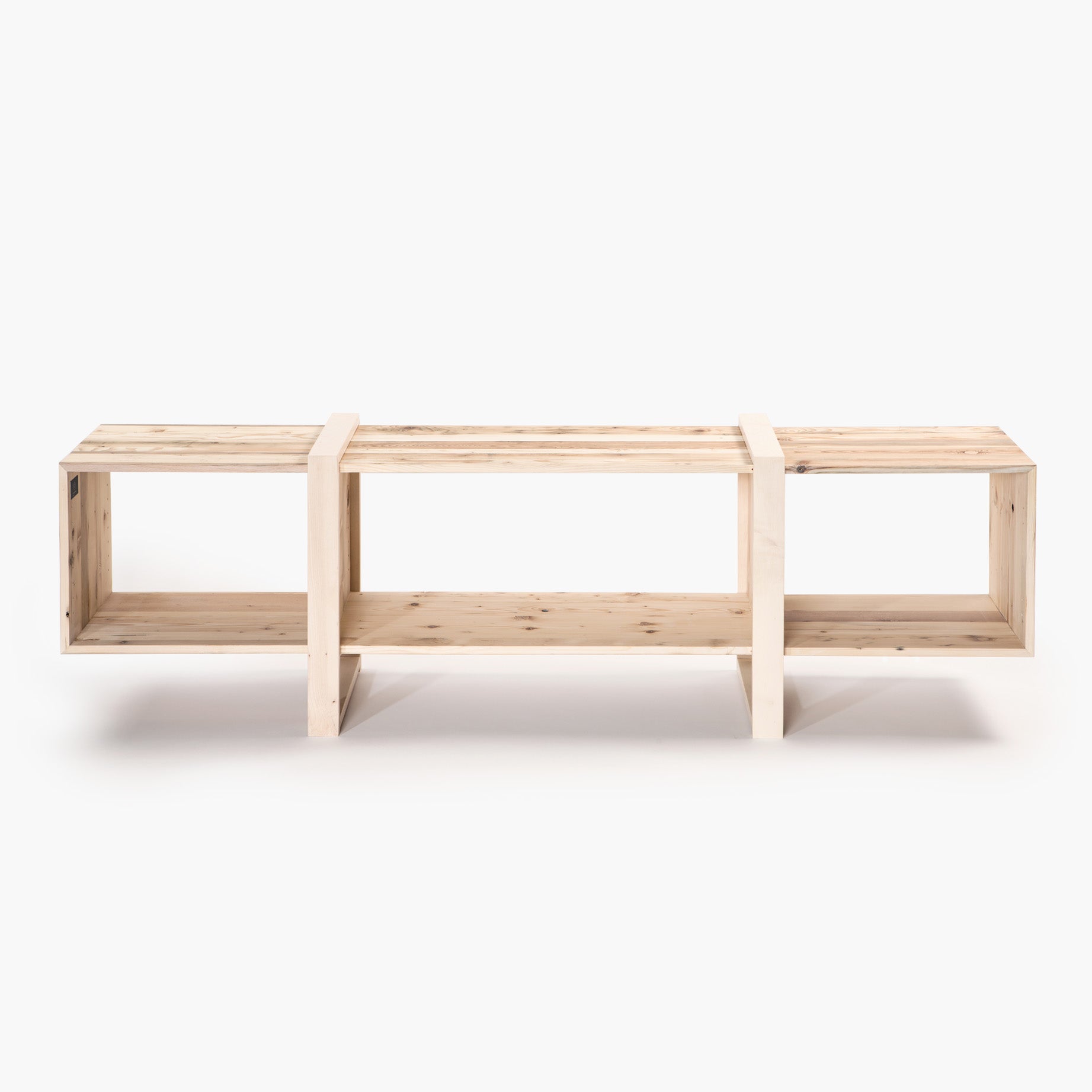 Sideboard Transport in Handarbeit gefertigt