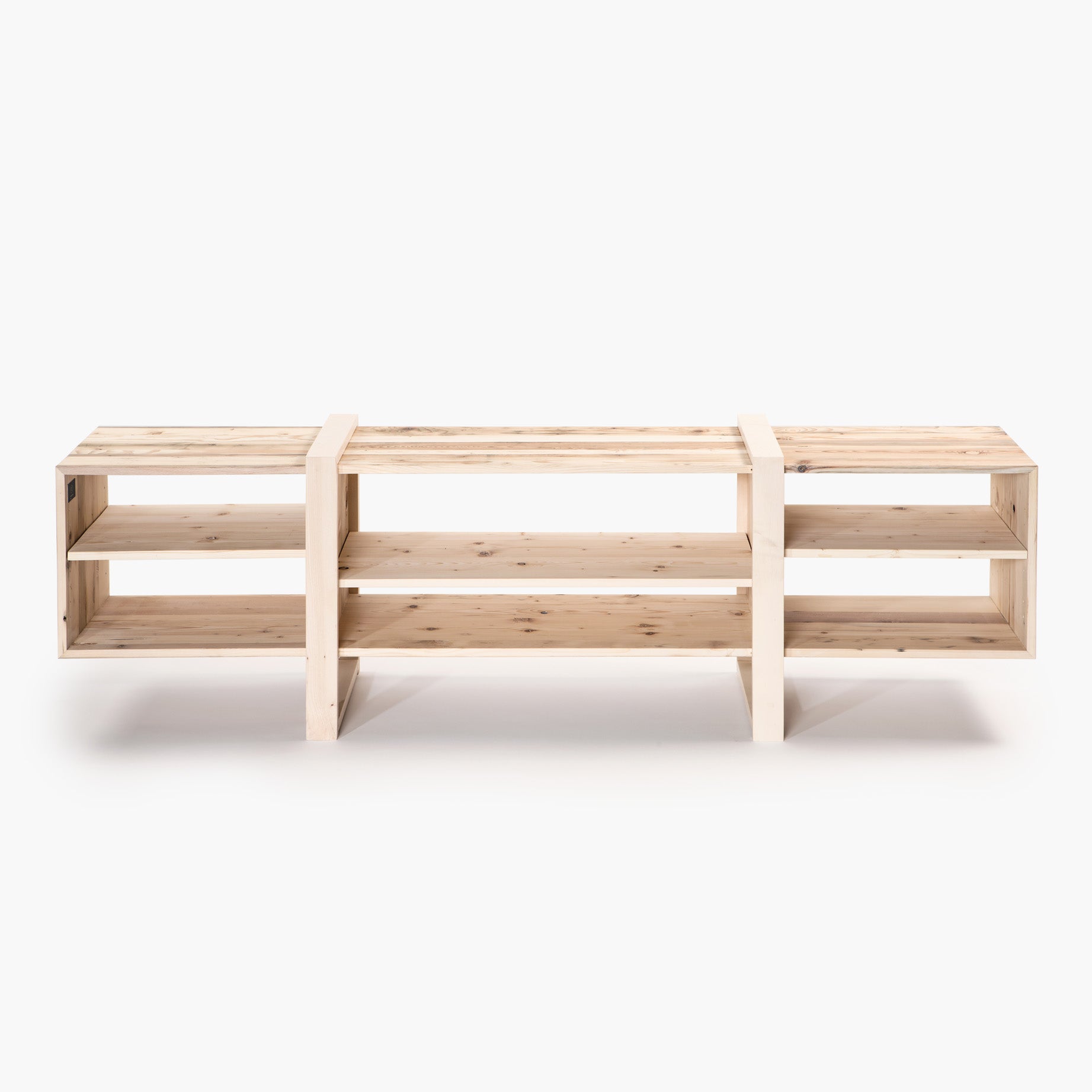 Sideboard Transport in Handarbeit gefertigt