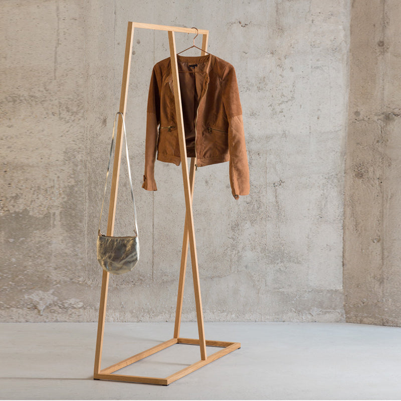 Kleiderständer / Garderobe aus Holz kaufen / aus lokaler Schreinerei