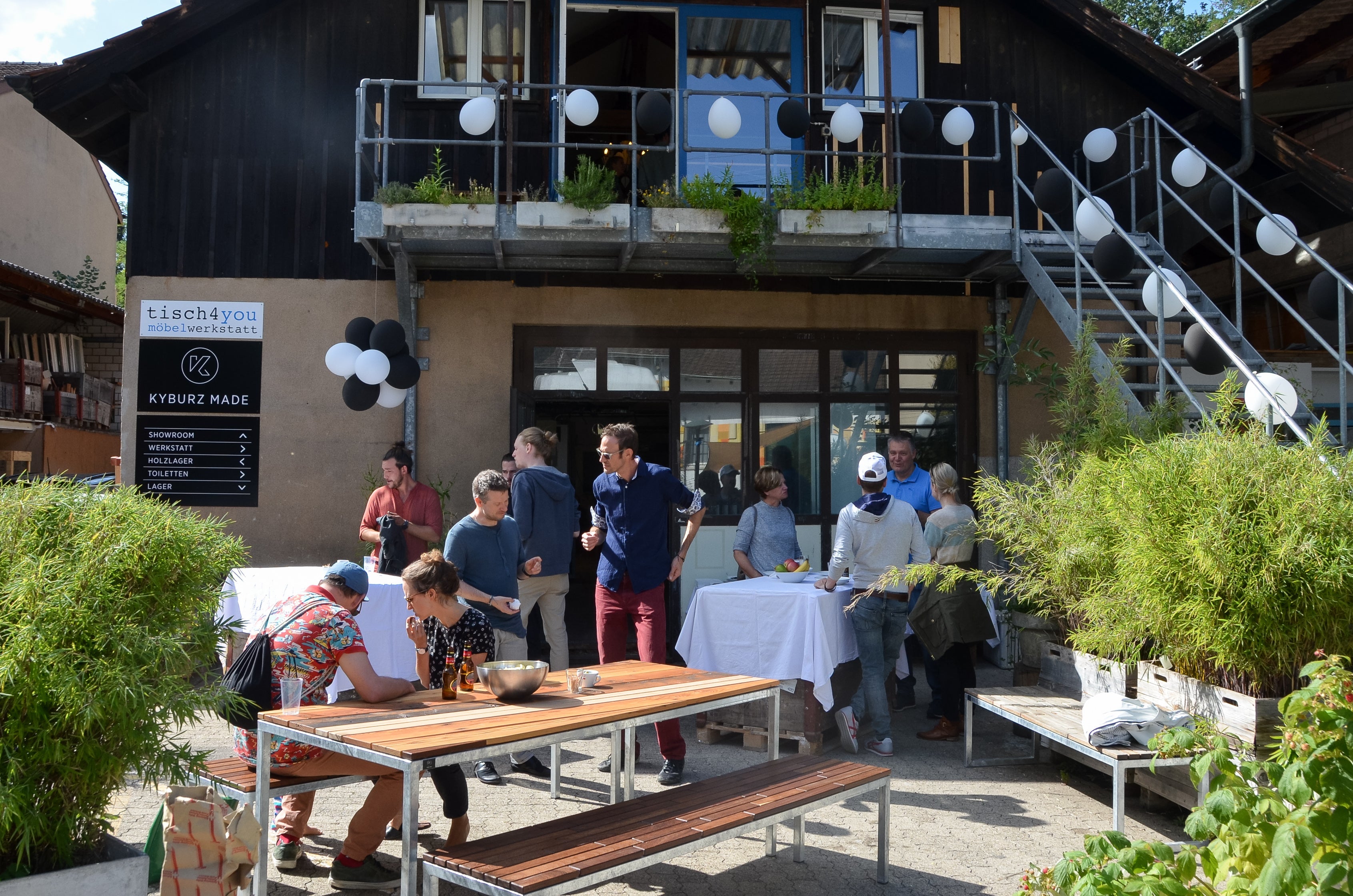 Ein gemütlicher Sommerapéro bei Sonnenschein