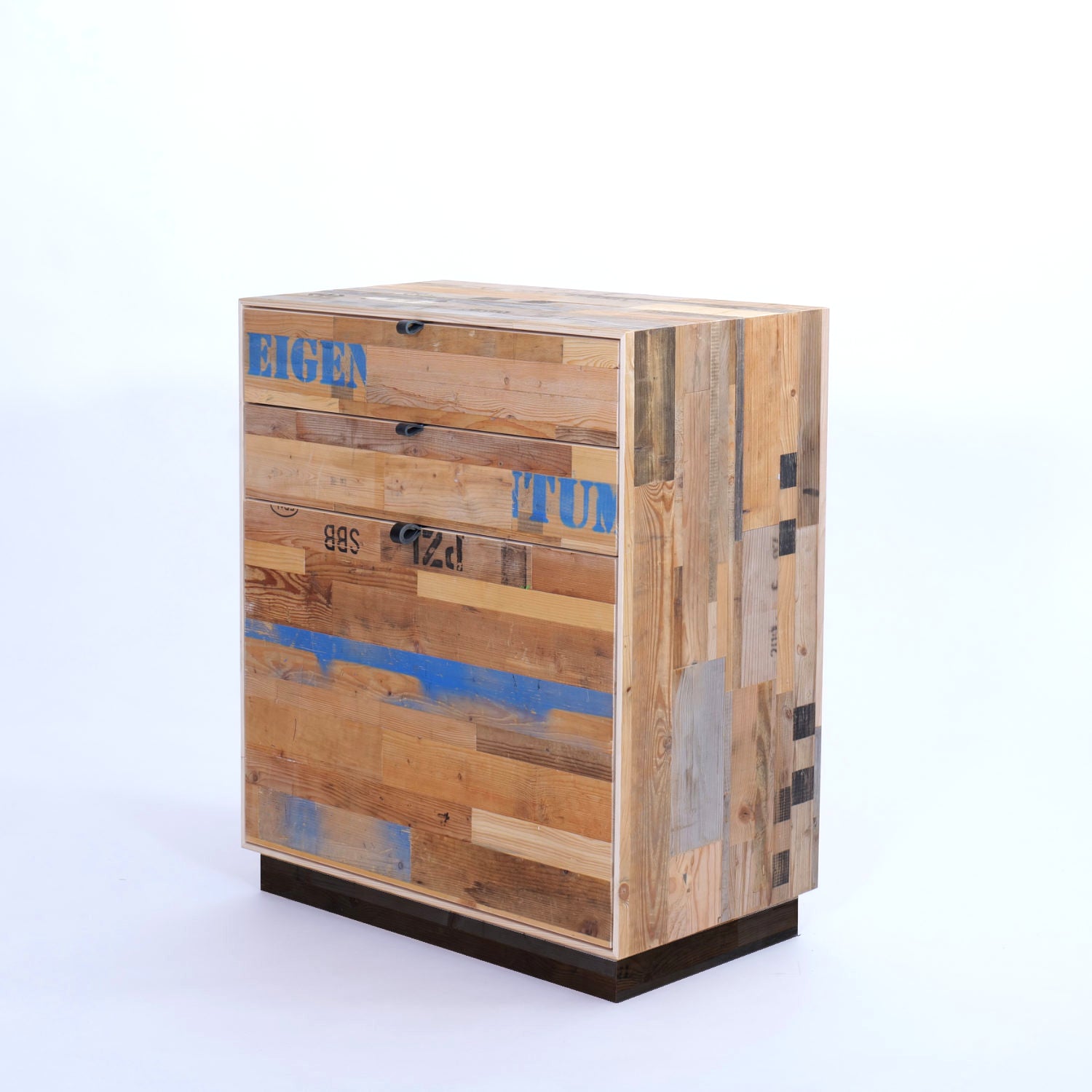 Recyclingstation-Schubladenkorpus-Schreinerei Kambiumkyburz bei Basel